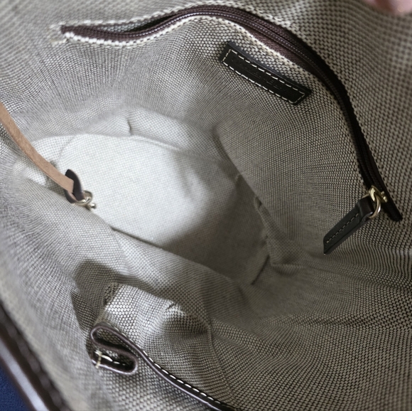 Dooney & Bourke bucket bag - Picture 3 of 6